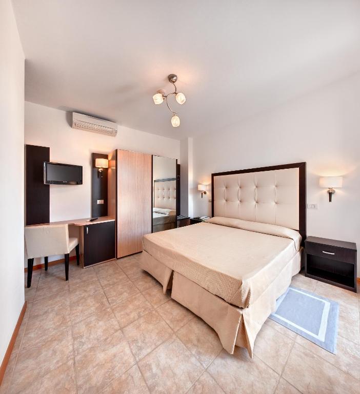 Hotel Bahia San Benedetto del Tronto Room photo